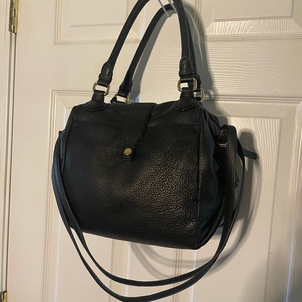 Vince Camuto Black Leather Handbag shoulder bag with gold tone hardwares - Picture 3 of 15